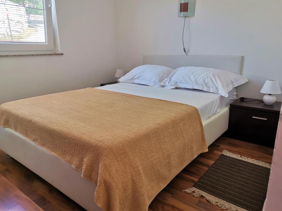 Apartments Lumar Palit Экстерьер фото